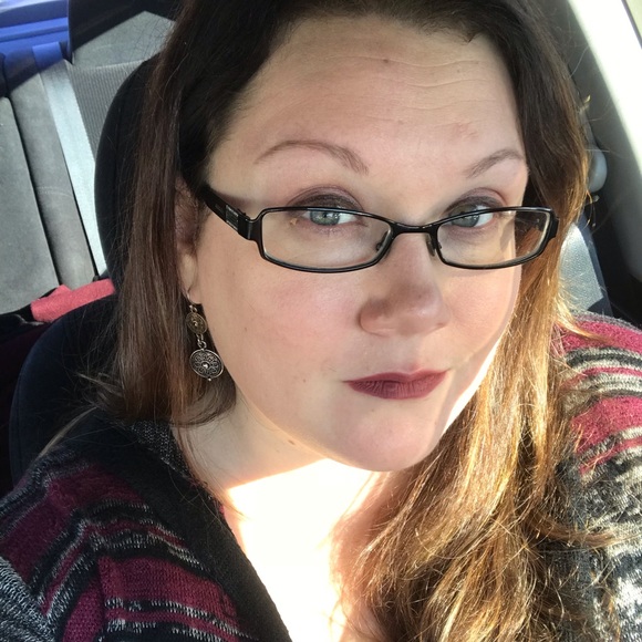 Meet your Posher, Kandie - Picture 1 of 1